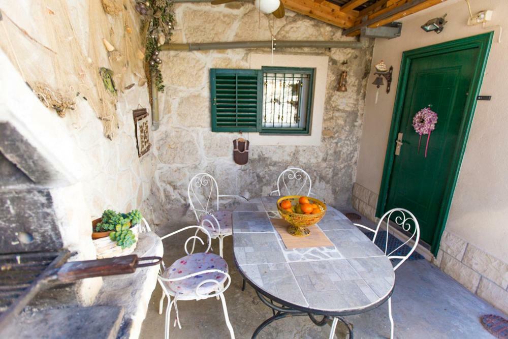 Apartment Antica With Yard & Bbq Split Extérieur photo